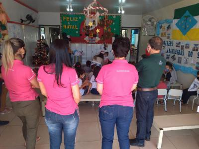 NÃºcleo Feminino Coprossel e CEMEI Sementinha do Saber levam alegria no Natal das CrianÃ§as da Escola